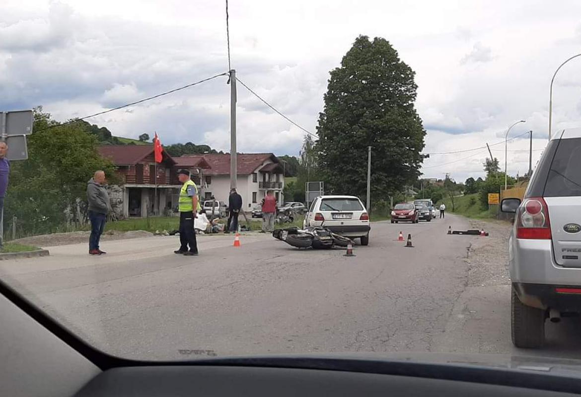 CAZIN DANAS/ Saobraćajna nesreća u Stijeni: Dva motora i ...