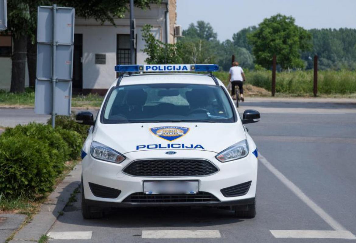 policija